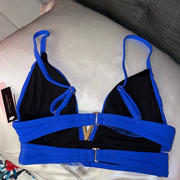NWT V hardware bikini top. Size XS. - Picture 4 of 4